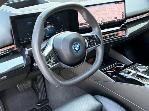 Black 2024 BMW i5 eDrive40