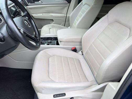 Tourmaline Blue Metallic 2018 Volkswagen Atlas 3.6L SEL Premium