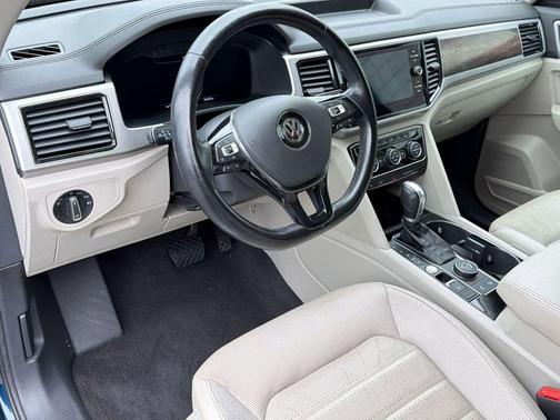 Tourmaline Blue Metallic 2018 Volkswagen Atlas 3.6L SEL Premium