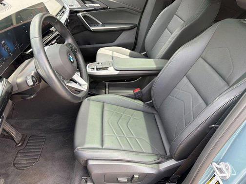 Cape York Green Metallic 2025 BMW X2 xDrive28i