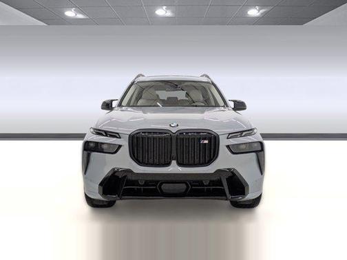 2023 BMW X7 M60i