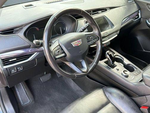 Stellar Black Metallic 2023 Cadillac XT4 Luxury