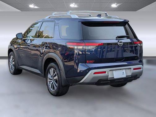 2022 Nissan Pathfinder SL 2WD
