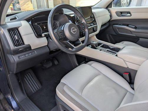 2022 Nissan Pathfinder SL 2WD