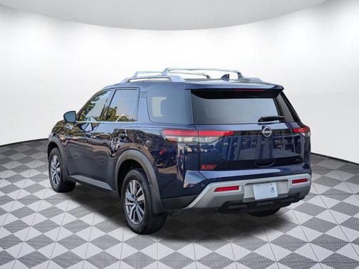 2022 Nissan Pathfinder SL 2WD