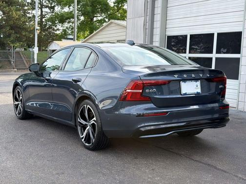 Denim Blue Metallic 2024 Volvo S60 B5 Plus Dark Theme