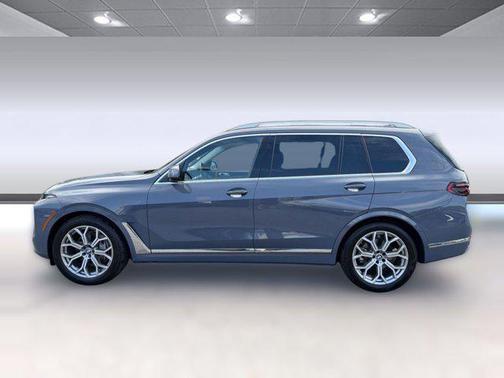 Sparkling Copper Metallic 2026 BMW X7 xDrive40i