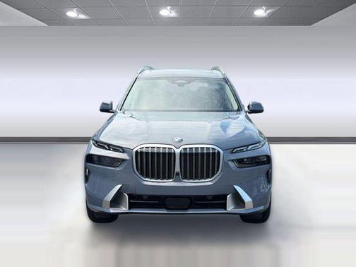Sparkling Copper Metallic 2026 BMW X7 xDrive40i