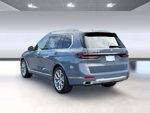 Sparkling Copper Metallic 2026 BMW X7 xDrive40i
