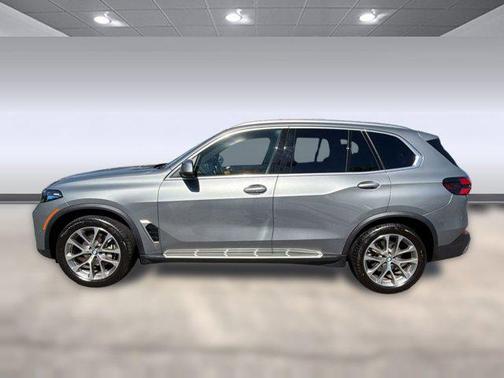 Gray 2026 BMW X5 xDrive40i