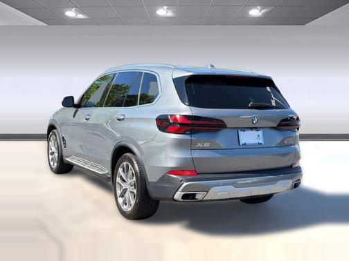 Gray 2026 BMW X5 xDrive40i