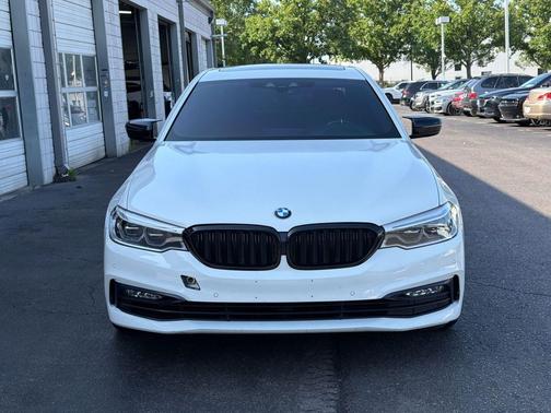 White 2018 BMW 540 xDrive