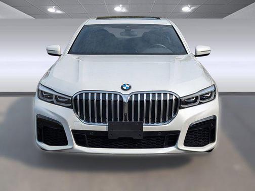 2022 BMW 740 i xDrive
