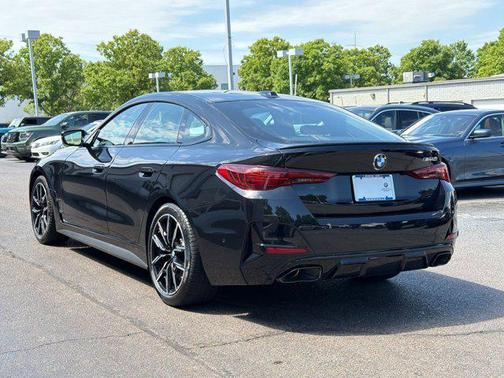 Black Sapphire Metallic 2025 BMW M440 i