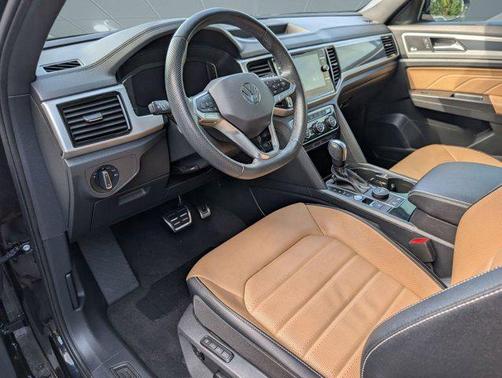2022 Volkswagen Atlas Cross Sport 3.6L V6 SEL Premium R-Line
