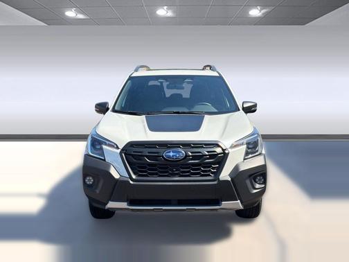 Crystal White Pearl 2024 Subaru Forester Wilderness
