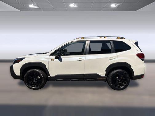 Crystal White Pearl 2024 Subaru Forester Wilderness