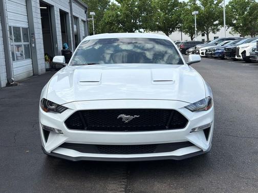Oxford White 2023 Ford Mustang GT