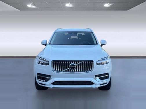 White 2022 Volvo XC90 Recharge Plug-In Hybrid T8 Inscription 6 Passenger