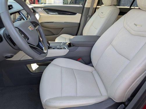 2025 Cadillac XT6 Premium Luxury FWD