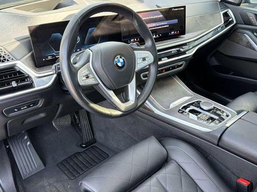 Gray 2025 BMW X7 xDrive40i