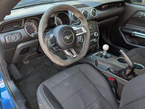 2017 Ford Mustang V6