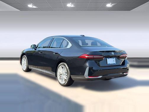 Black 2025 BMW 530 530i