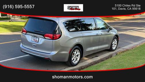 2017 Chrysler Pacifica Touring-L