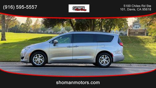 2017 Chrysler Pacifica Touring-L