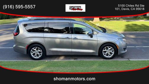 2017 Chrysler Pacifica Touring-L