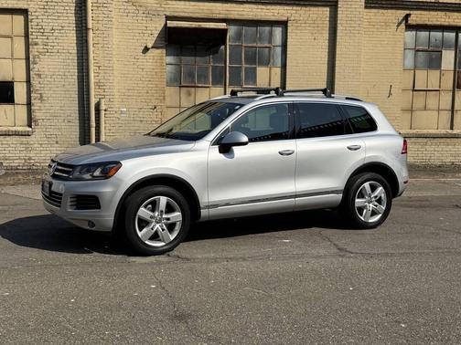 2012 Volkswagen Touareg VR6 Lux