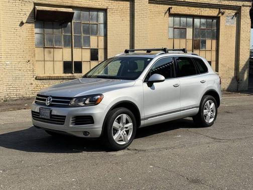 2012 Volkswagen Touareg VR6 Lux