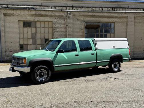 Green 1998 Chevrolet 3500 K3500 Cheyenne 4dr 4WD Crew Cab LB