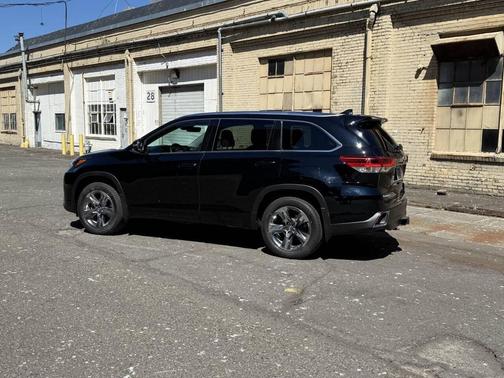 2018 Toyota Highlander Limited Platinum