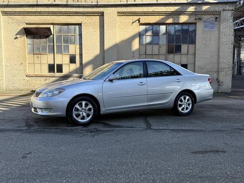 2005 Toyota Camry XLE V6