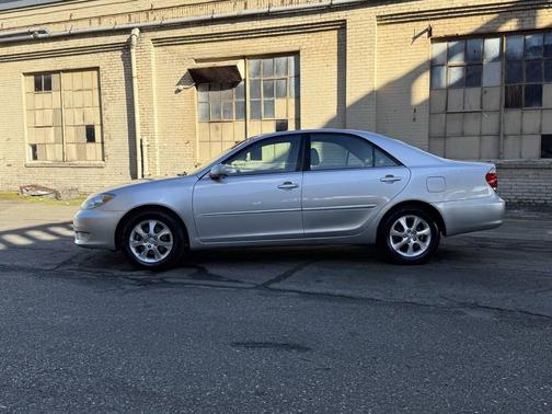 2005 Toyota Camry XLE V6