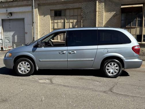 2006 Chrysler Town & Country Touring