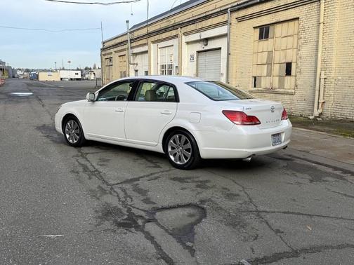 2005 Toyota Avalon XLS