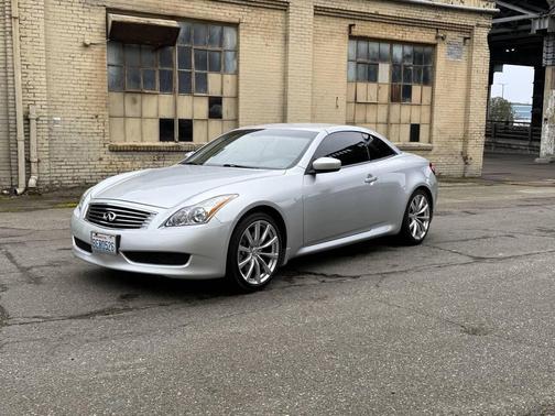 2009 INFINITI G37 Base