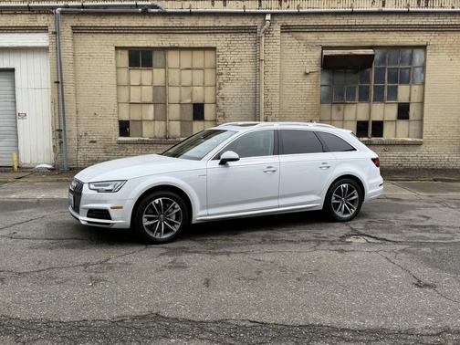 White 2019 Audi A4 allroad 2.0T Premium Plus