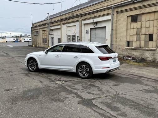 White 2019 Audi A4 allroad 2.0T Premium Plus