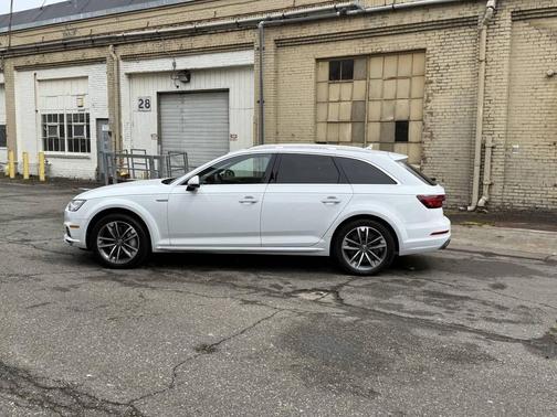 White 2019 Audi A4 allroad 2.0T Premium Plus