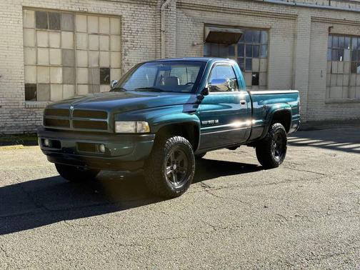 1997 Dodge Ram 1500 Laramie SLT 2dr 4WD Standard Cab LB