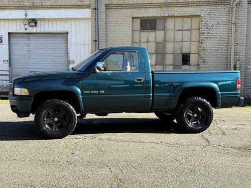 1997 Dodge Ram 1500 Laramie SLT 2dr 4WD Standard Cab LB