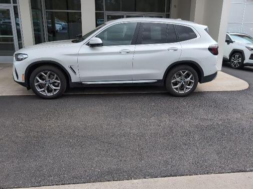 Mineral White Metallic 2023 BMW X3 xDrive30i