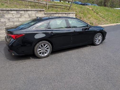 Midnight Black Metallic 2021 Toyota Avalon XLE