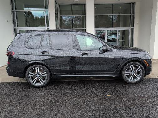 2026 BMW X7 M60i