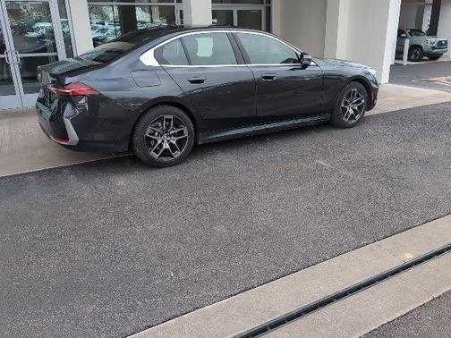 2026 BMW 530 i xDrive