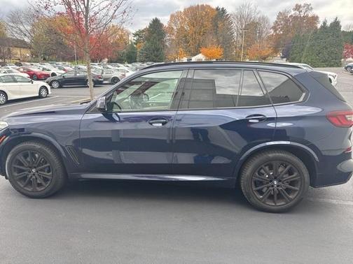 2022 BMW X5 M50i