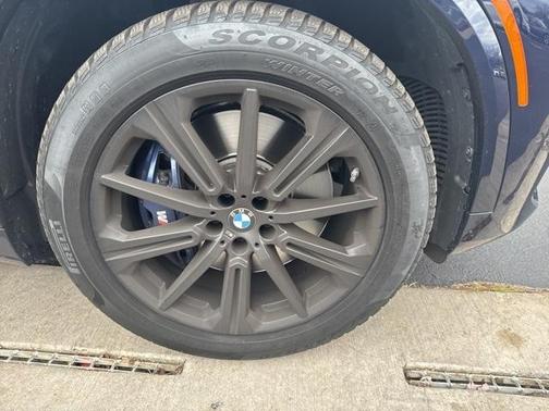 2022 BMW X5 M50i